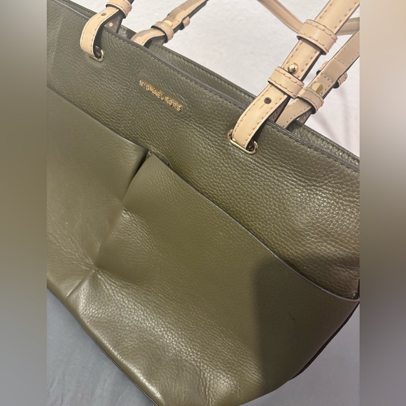 NWT Michael Kors Pebble Leather Purse - Picture 2 of 3